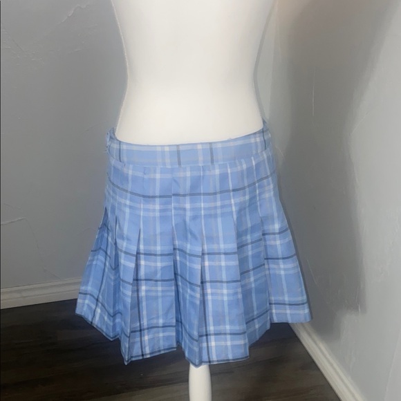 Blue and White Pleated Skater Mini Skirt - Picture 4 of 4